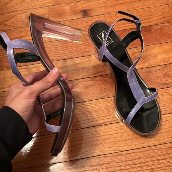 Charles Jourdan Heels - Picture 4 of 4